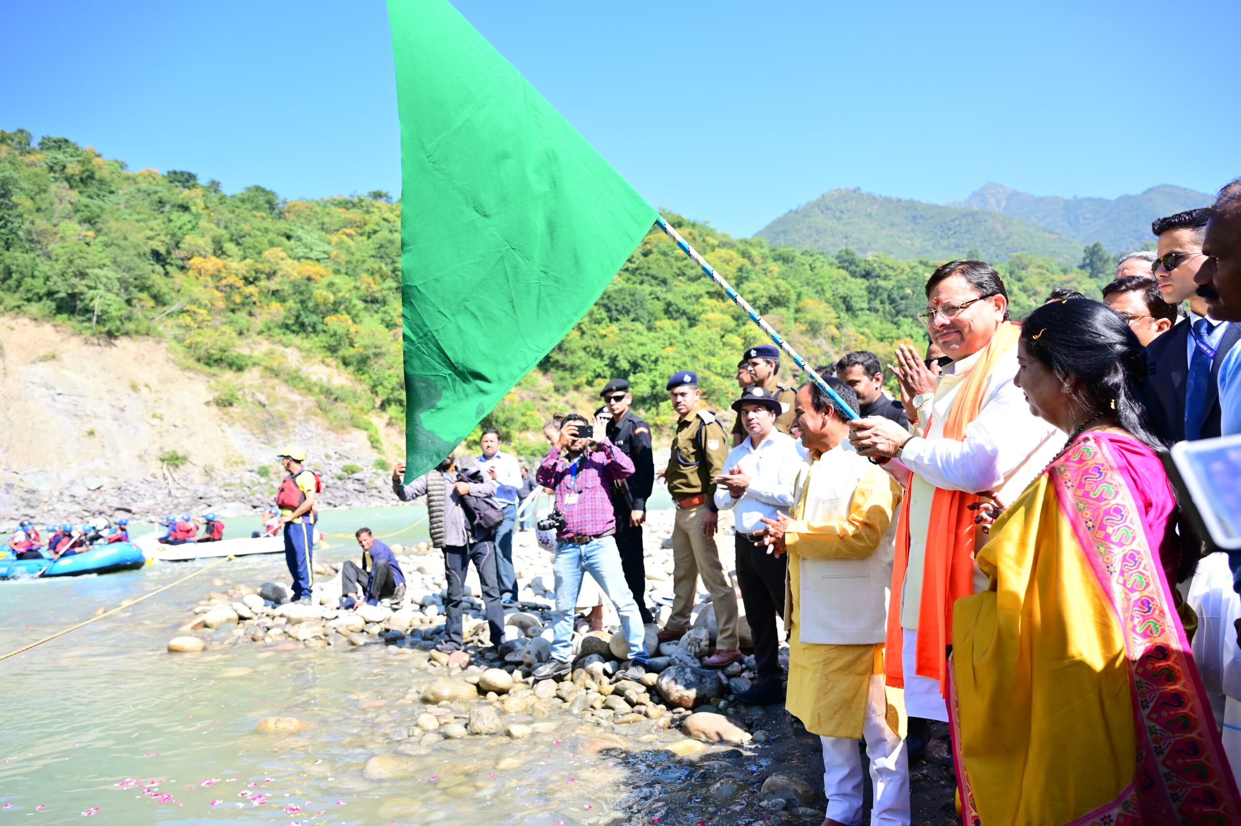 सीएम ने किया तीन दिवसीय नयार उत्सव का शुभारंभ