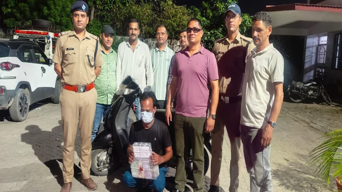 56 लाख की स्मैक के साथ ड्रग स्मगलर गिरफ्तार