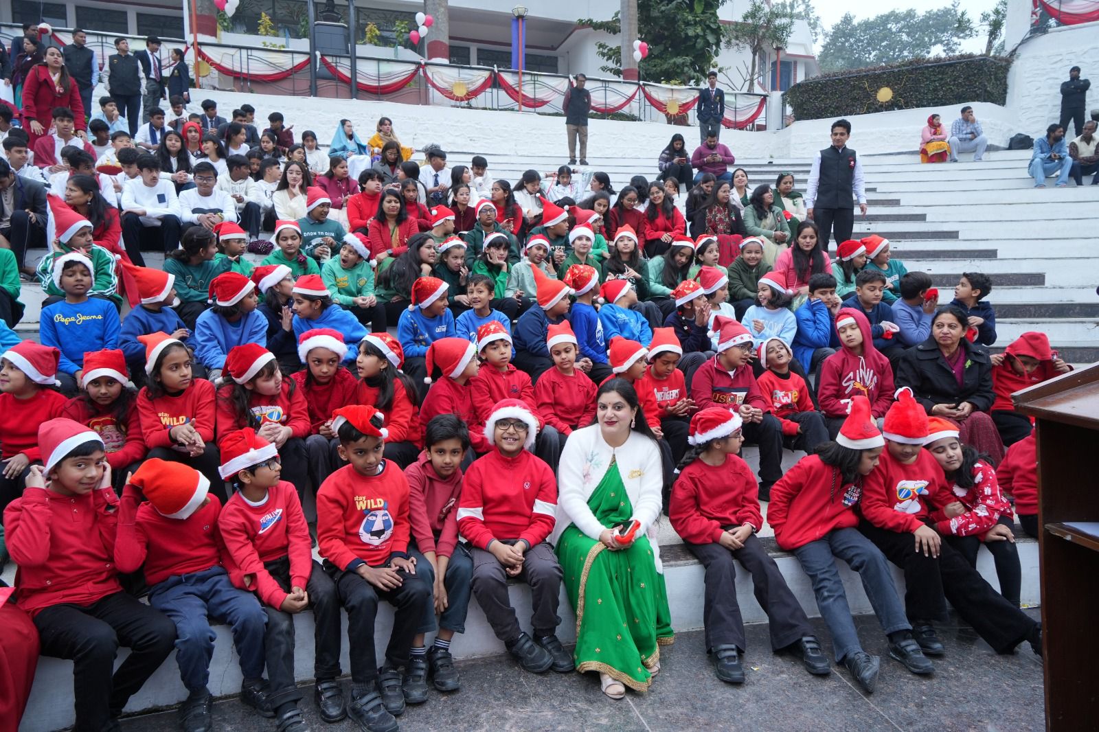 द आर्यन स्कूल में उत्साह और उल्लास के साथ मना क्रिसमस