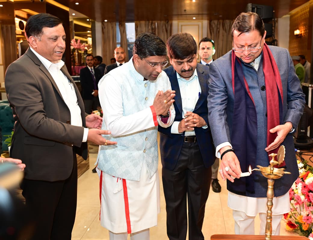 नेगेटिव कंटेंट क्रिएटर्स पर सीएम का निशाना-‘व्यूज की दौड़ में नैतिकता न भूलें’