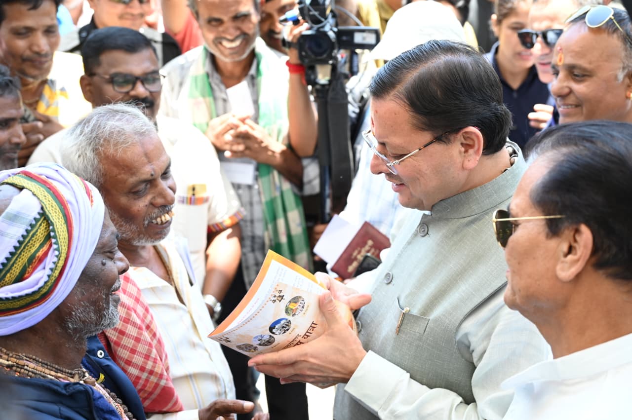 मुख्यमंत्री ने ऋषिकेश स्थित ट्रांजिट कैंप का किया औचक निरीक्षण, चारधाम यात्रा एवं रजिस्ट्रेशन प्रक्रिया से संबंधित व्यवस्थाओं का लिया जायजा