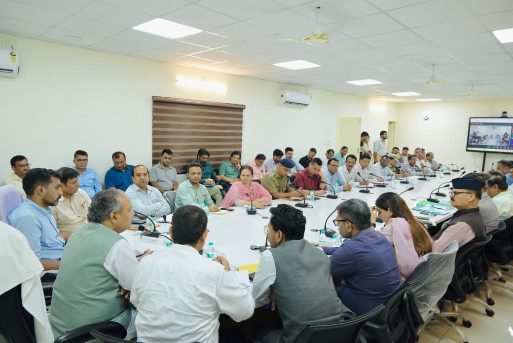मानसून  के दौरान सभी विभाग 24×7 अलर्ट मोड पर रहेंः विनय रुहेला