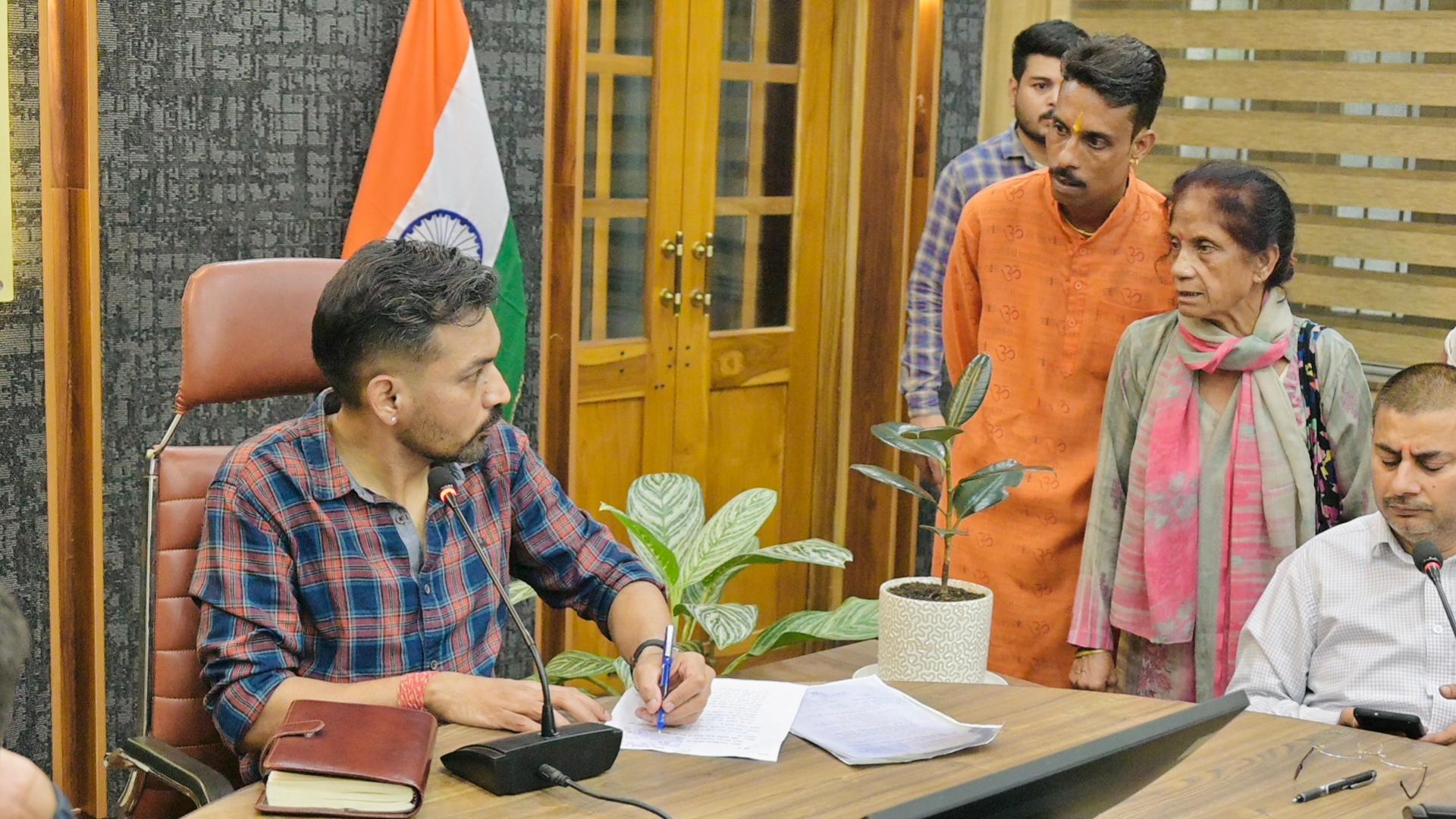 एसीपी भुगतान में लापरवाही पडी भारी, डेयरी प्रबंधक के वेतन पर लगी रोक