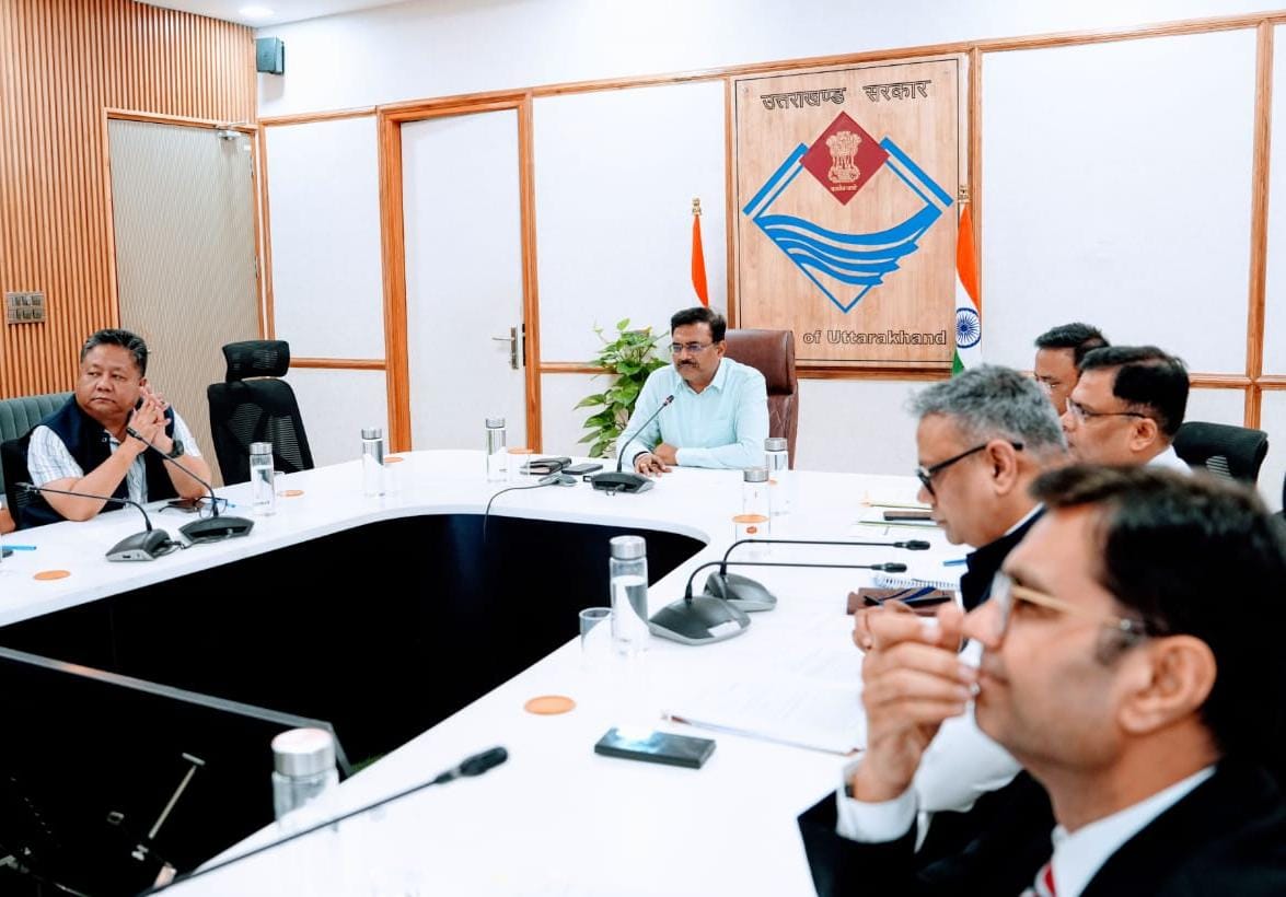 मुख्य सचिव ने जिलाधिकारियों के साथ वीडियो कॉन्फ्रेंसिंग के माध्यम से की समीक्षा बैठक