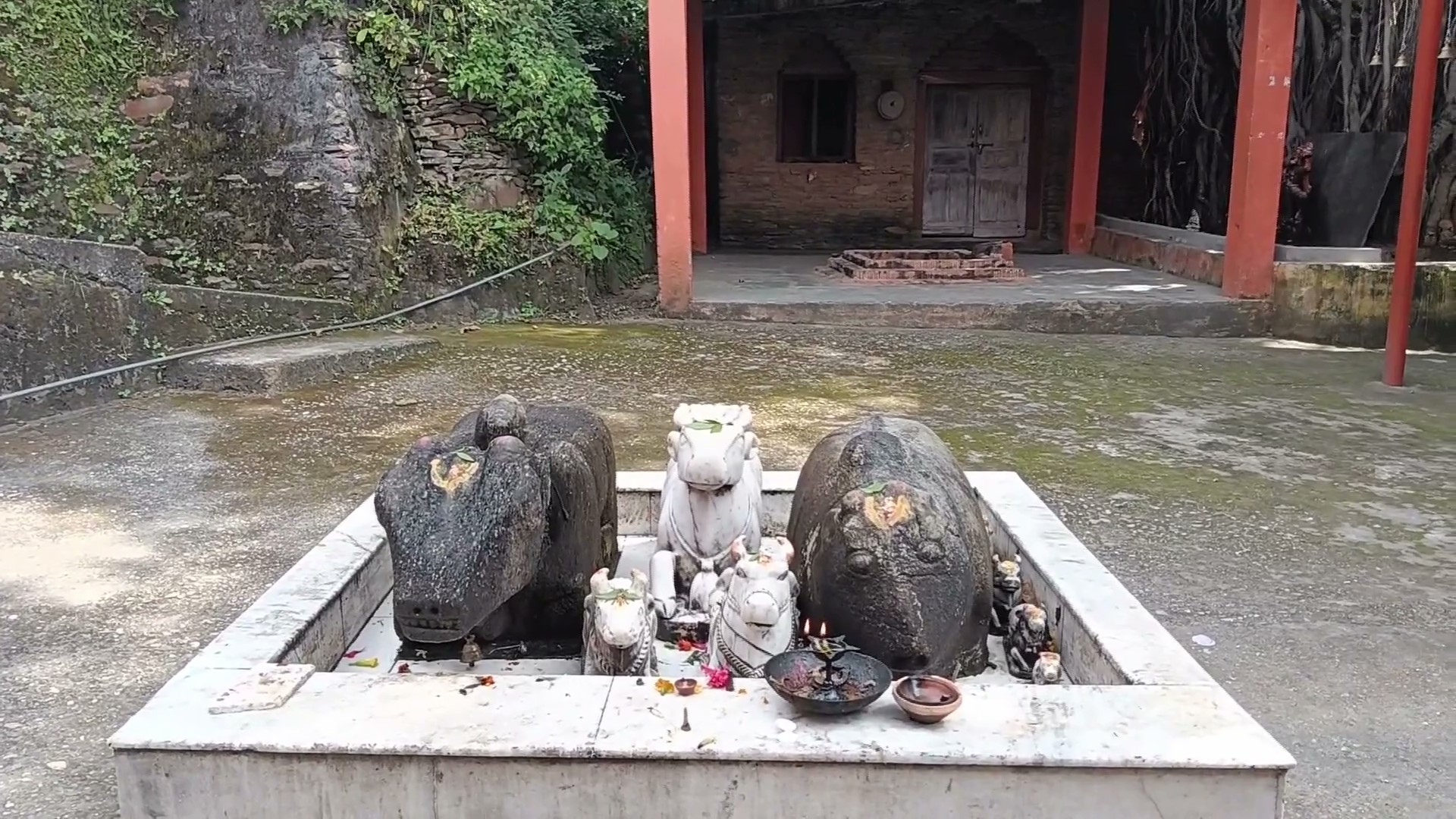 अल्मोड़ा के बूढ़ा केदार मंदिर का घाट क्षतिग्रस्त, जीर्णोद्धार की मांग