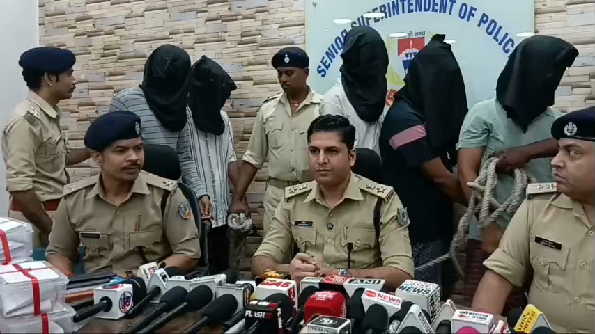 पुलिस ने 80 पुड़िया ब्राउन शुगर और गांजा के साथ तस्कर को किया गिरफ्तार