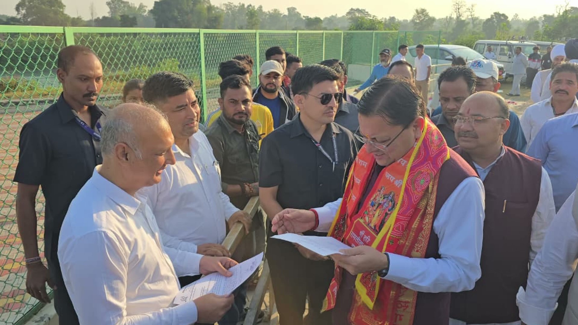 मुख्यमंत्री ने खटीमा में आमजन व जनप्रतिनिधियों से मुलाकात कर सुनीं उनकी समस्याएं