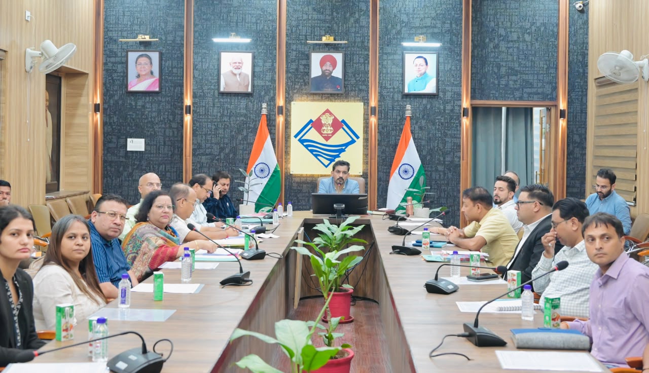 218 डायग्नोस्टिक केंद्रों के नियमित निरीक्षण और गर्भवती महिलाओं की ट्रैकिंग के डीएम ने दिए निर्देश